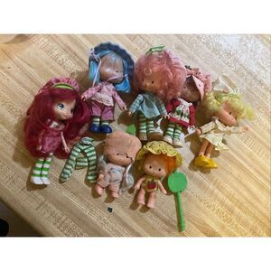 Collection of vintage strawberry shortcake and doll lot